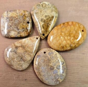 ..GALET PERCE AVENTURINE VERTE